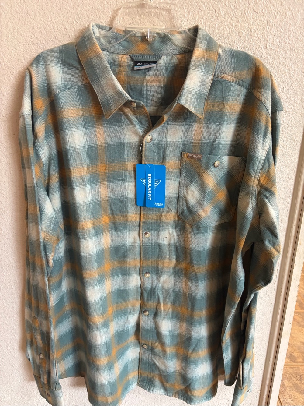 Columbia Men's Plaid Button-Up Shirt NWT PHG button up shirt size XXL
